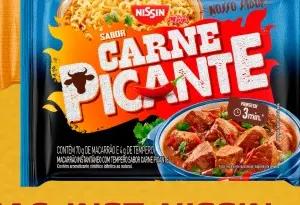 Macarrão instantâneo Nissin Nosso Sabor sabor carne picante 70 g Nissin